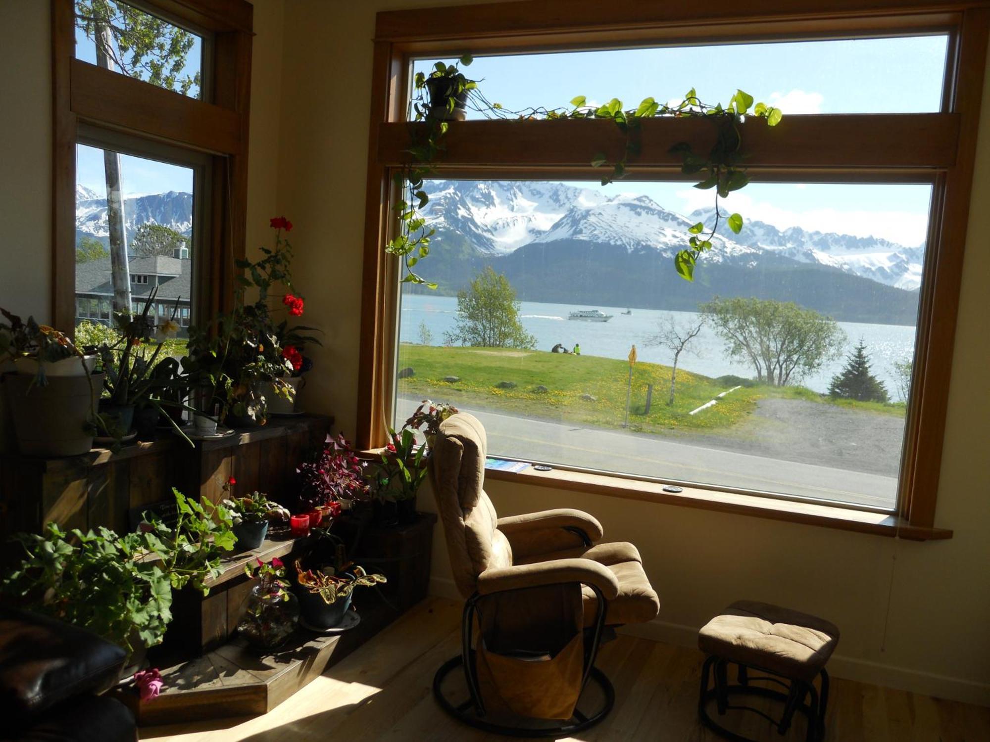 Seward Front Row Bed And Breakfast Exterior photo