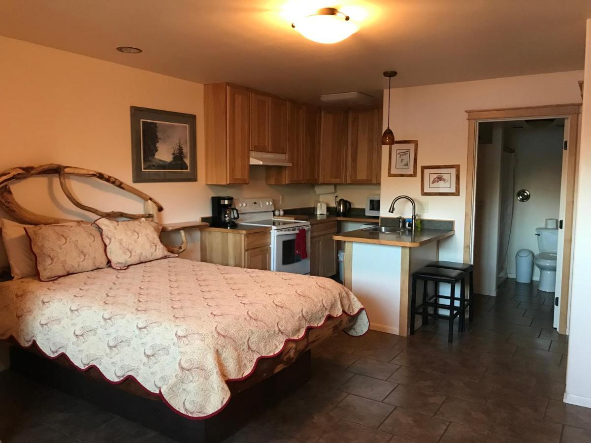 Seward Front Row Bed And Breakfast Exterior photo